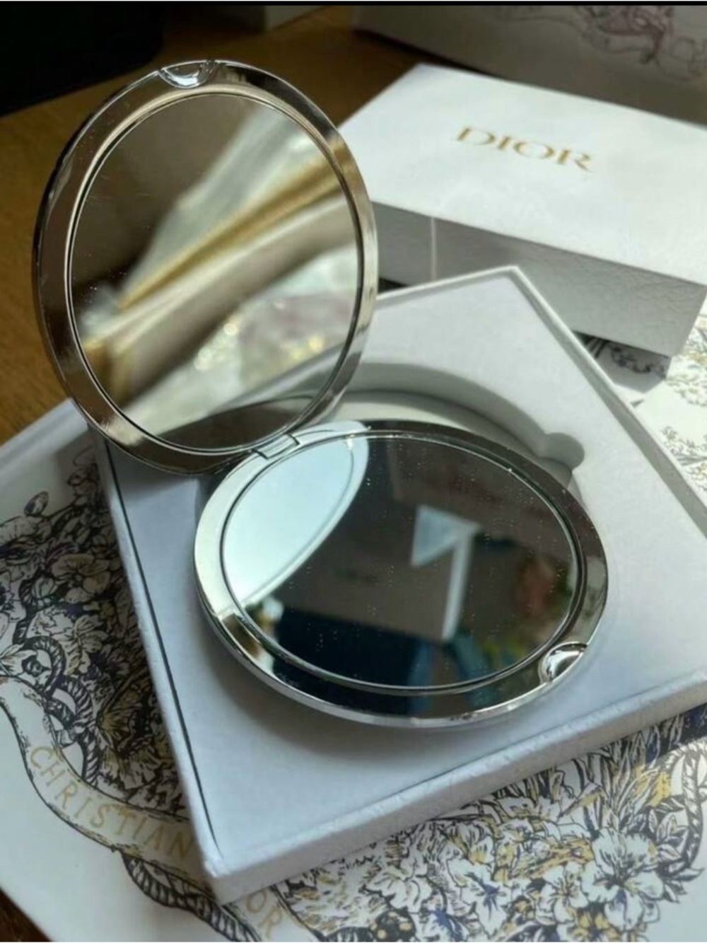 Dior Silver Embossed Compact Mirror - Picture 2 of 2